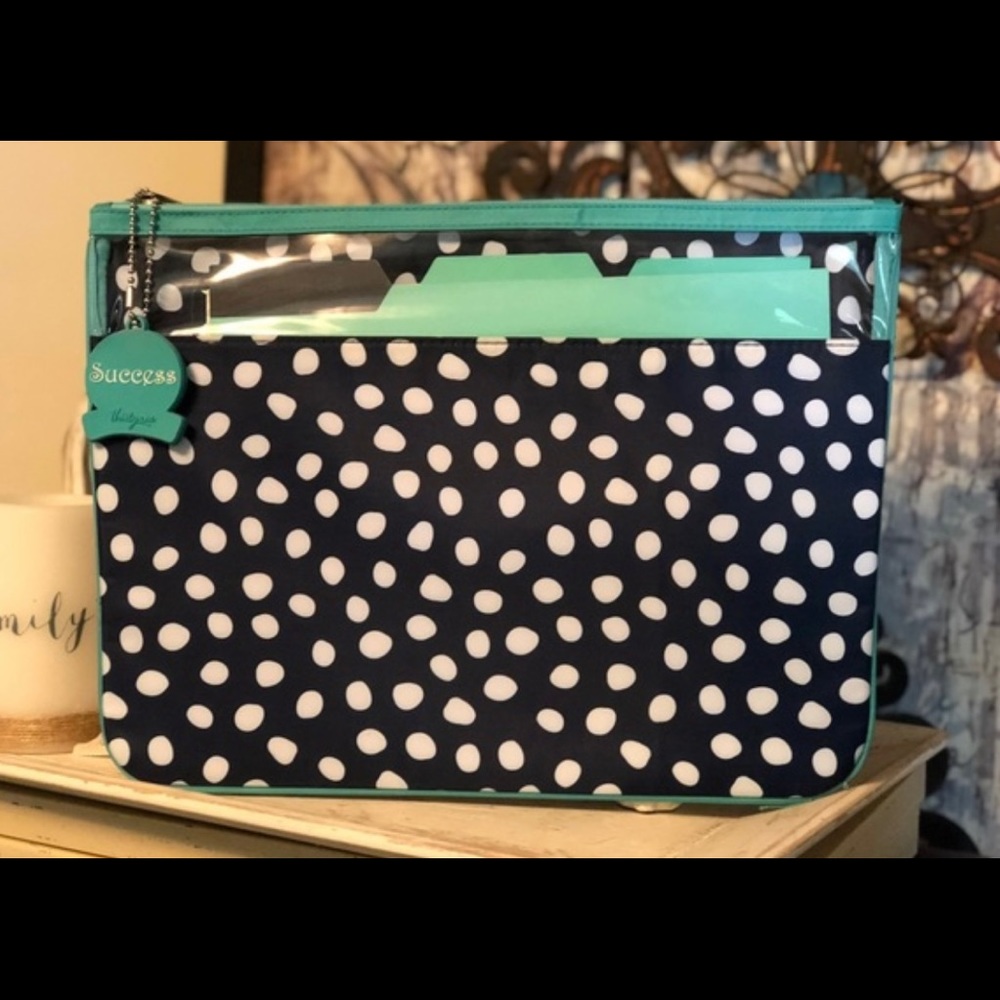 NWT ThirtyOne Document file with 3 Folders